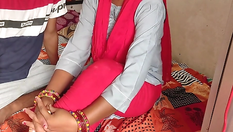 Mummy Ko Gift Dekar Mummy Ko Apne Mota Lund Se Chod Diya