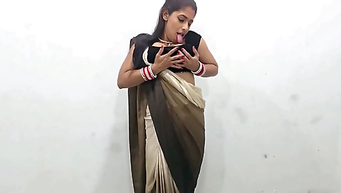 Indian Desi Bhabhi Fucked In Saree By Devar Blowjob