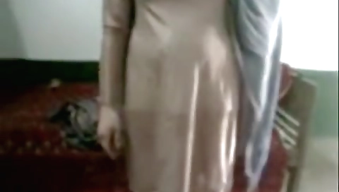 Sexy Pune Girlfriend Exposes Her Big Boobs