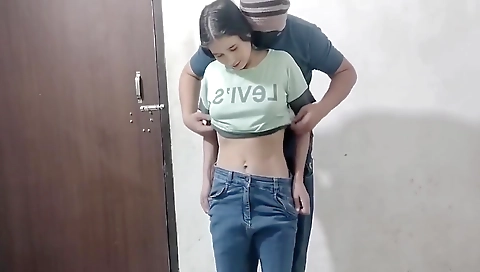 Malik Ne Meri Chuchi Daba Daba Kar Chod Diya