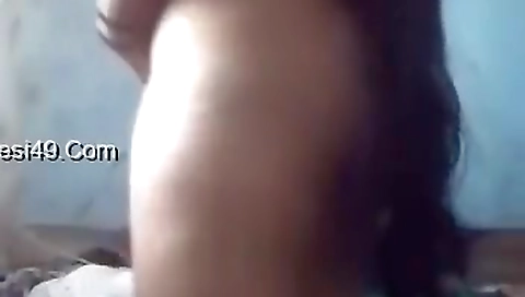 Today Exclusive- Sexy Desi Girl Shows Her Boobs