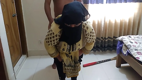 Tamil Maa Ko Jabardasti Choda - Indian Stepmom Fucks Stepson While Sweeping The House (huge Cum Behind)