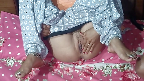 Desi Indiansoni Stepsister Mastrubating Using Dildo Sex And Cumshot In Mouth