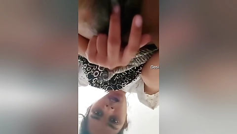 Today Exclusive- Super Horny Cute Desi Chick Shows Her Boobs And Fingering 6