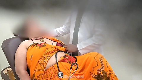 Telugu Doctor Using Kolkata Lady Patient In A Clinic