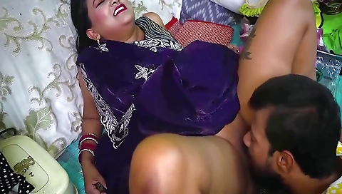 Desi Mallu Bhabhi Hardcore Fuck With Local Debar At Kitchen When She Was Alone At Hoime Full Movie ( Hindi Audio)