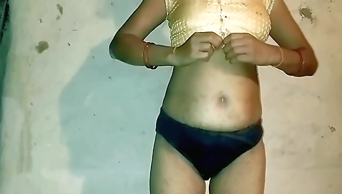 Seema Haider Ki Chudai Video ! Hot Bhabhi Ki Chudai ! Desi Bhabhi Ki Chudai