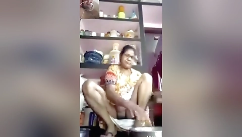 Indian Aunty Pussy Flash While Taking With Lover On Video Call