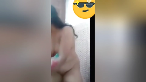 Today Exclusive -hot Desi Girl Fingering And Bathing