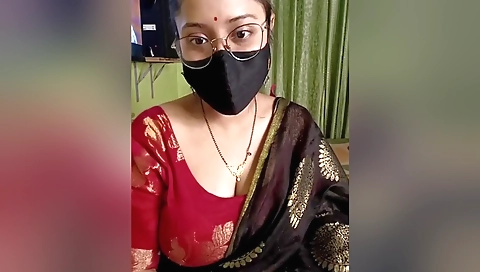Lisa Bhabi Apne Boyfriend Ko Video Call Karke Btaya With Devar Bhabhi