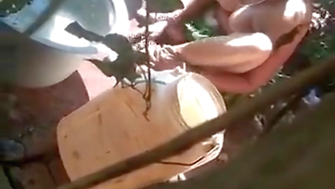 Desi Aunty Outdoor Bathing Video