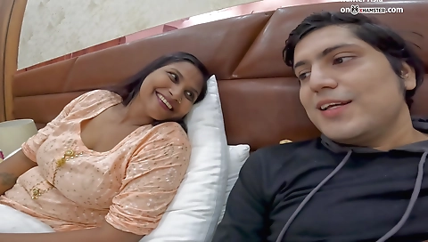 Ki Chut Ki Pyas Bujha Di Hotel Mein