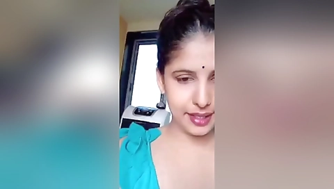 Today Exclusive- Sexy Desi Girl Hot Tango Show