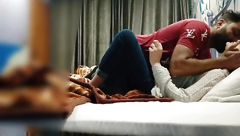 Indian Beautiful College Girlfriend Kissing Lips Saaking Romance Video Mms Full Hindi Audio