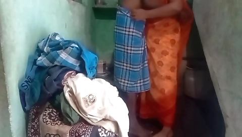 Tamil Priya Aunty Bathroom Sex