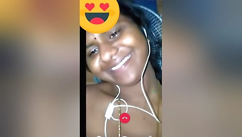 Today Exclusive- Sexy Tamil Bhabhi Showing Her Boobs And Pussy To Lover On Video Call