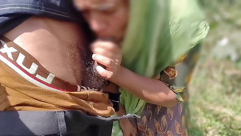 Devar Bhabhi In Bhabhi Dever Ka Mota Lund Chudai, Bhabhi Ne Devar Ka Lund Nikalne Me Help Ki Outdoor Jungal Chudai