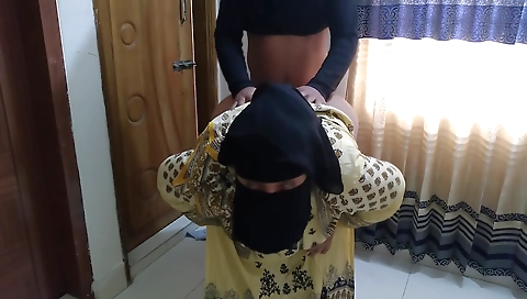(indian Aunty Ki Jabardast Chudai Apni Beta) Dirty Aunty Fucked By Her Stepson While Cleaning House