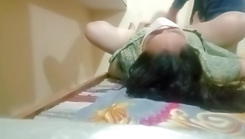 Bhai Ne Bahan Ko Bula Kar Akele Mein Chudai Ki Homemade Fuck Hindi Voice