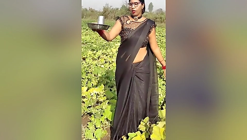 Devar Bhabhi - Indian Village Bhabhi Ne Kitchen Me Devar Se Gand Marvai