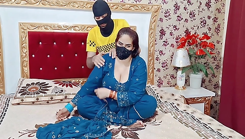 Indian Sexy Mistress Oil Massage And Hard Fucked From Her Servant