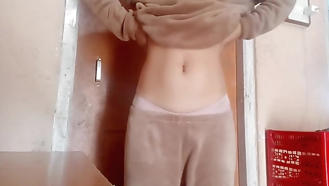 Cute Girl Hiding From Boss And Feeling Juciy Organism Uff Koi Tuh Chodna Ko Milo