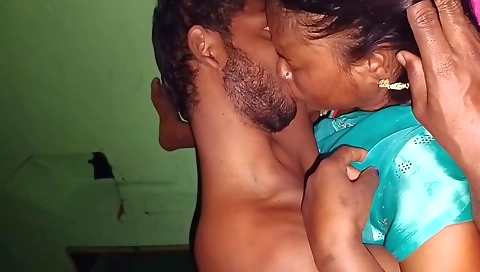 Buddhi Wife Ko Khatya Pe Mast Chudae Kiya Raat Me - Hindi Sex