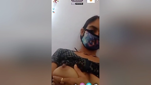 Sexy Desi Bhabhi Shows Boobs