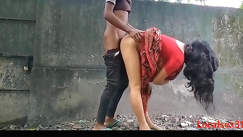 Bhabhi Jungal Main Lakdi Katne Gai Thi Jungal Main Hi Chudai Krwa Li
