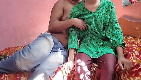 Desi Bhabhi Ne Apane Devar Ke Sath Kiya Ganda Kam - Devar Bhabhi