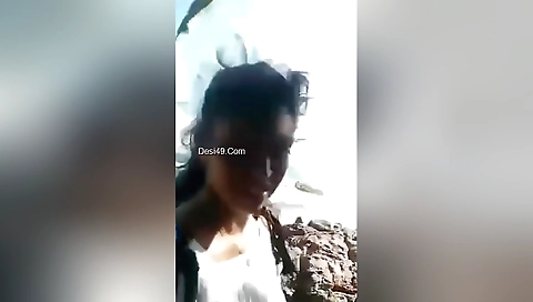 Today Exclusive- Lankan Chick Outdoor Blowjob