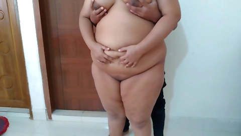 Jab Anjali Bhabhi Saree Badal Rahi Thi, Unhe Khidki Se Dekha Aur Chudai Karne Ke Liye Jabar
